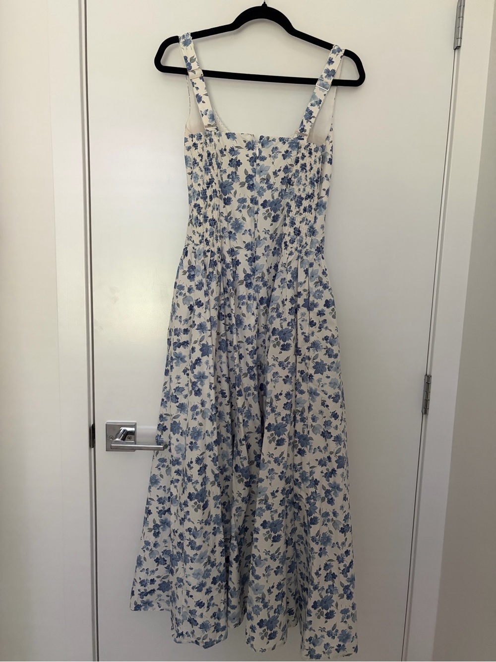 Abercrombie Dylan Midi Dress - Picture 3 of 3